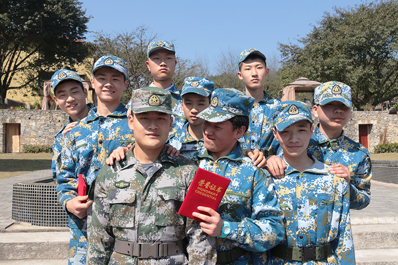 3月5日，重庆渝中高级职业学校（简称渝高职）高一级的孩子们，来到重庆骁战中小学社会实践综合基地，开启了为期5天的军训生活。