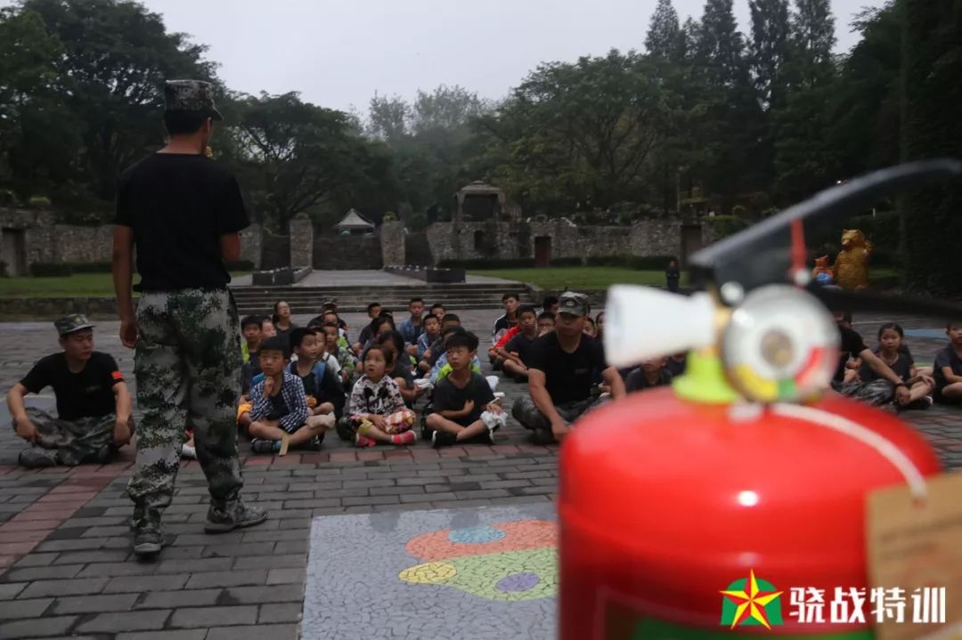 消防火灾演练，灭火！