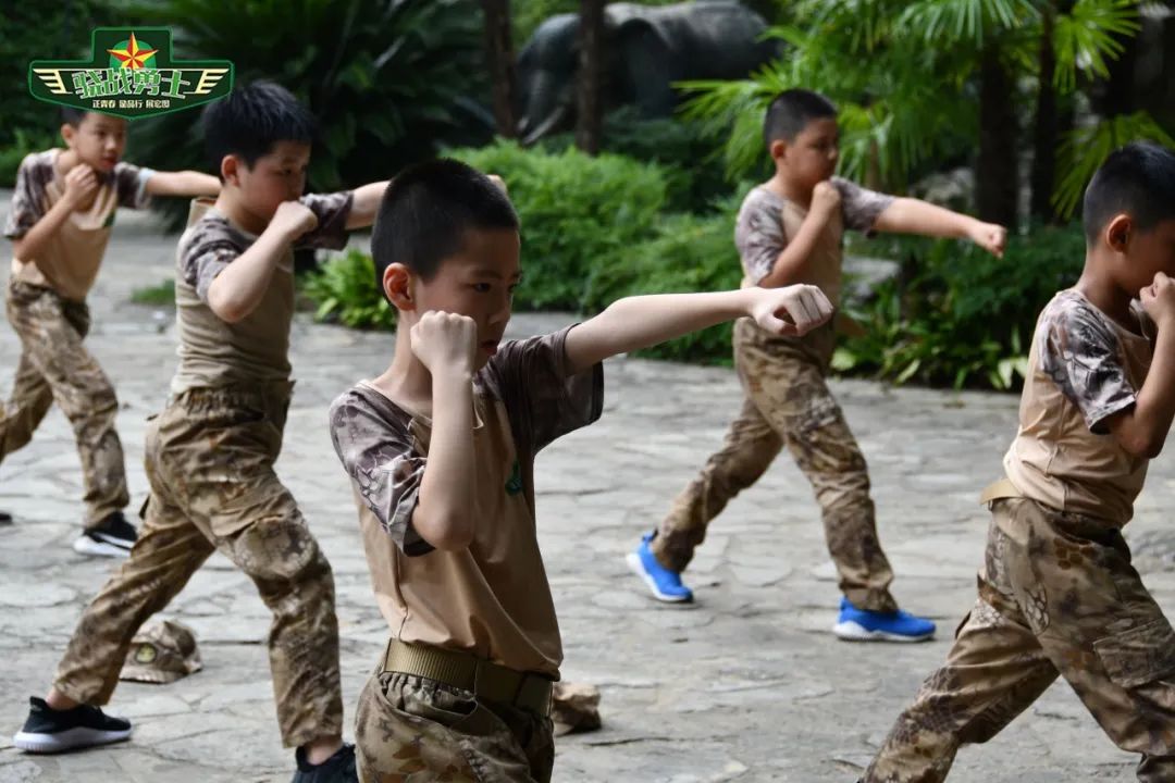 这个夏天，营在骁战，赢得未来！骁勇善战，将帅风范！